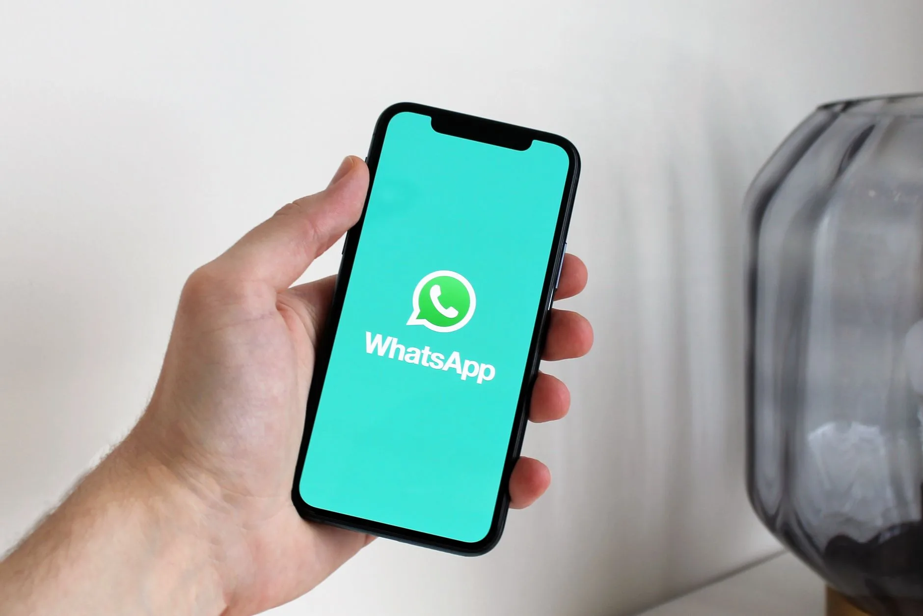 Estratégias de captação de leads pelo whatsapp — Foto profissional grátis de aparelho eletrônico, aplicativo, aplicativo